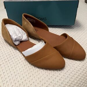Toms Brown Flats with d'Orsay Style and Pointed Toe Design